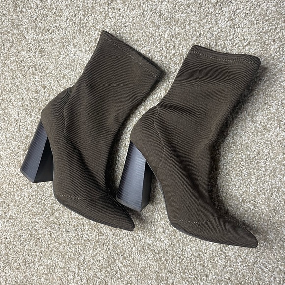 SOLD Booties - Picture 4 of 5